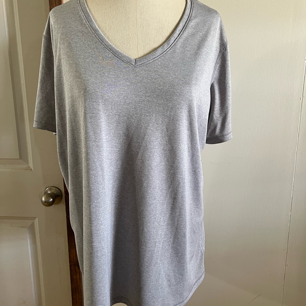 Athletic Works Gray Short Sleeve Relaxed T-Shirt